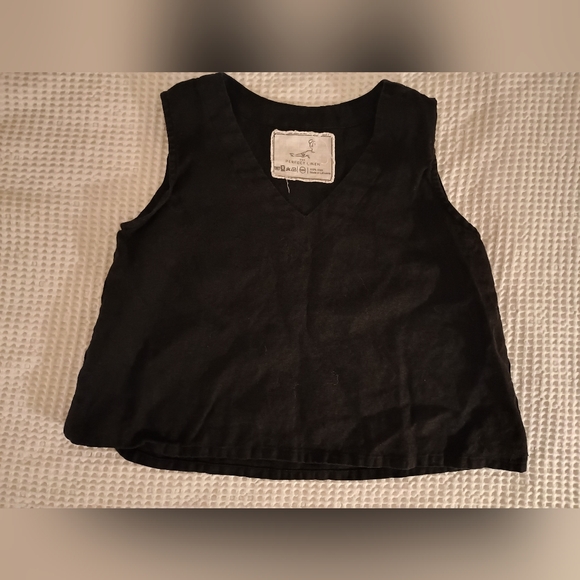 notPERFECTLINEN Cropped Tank - Picture 1 of 2